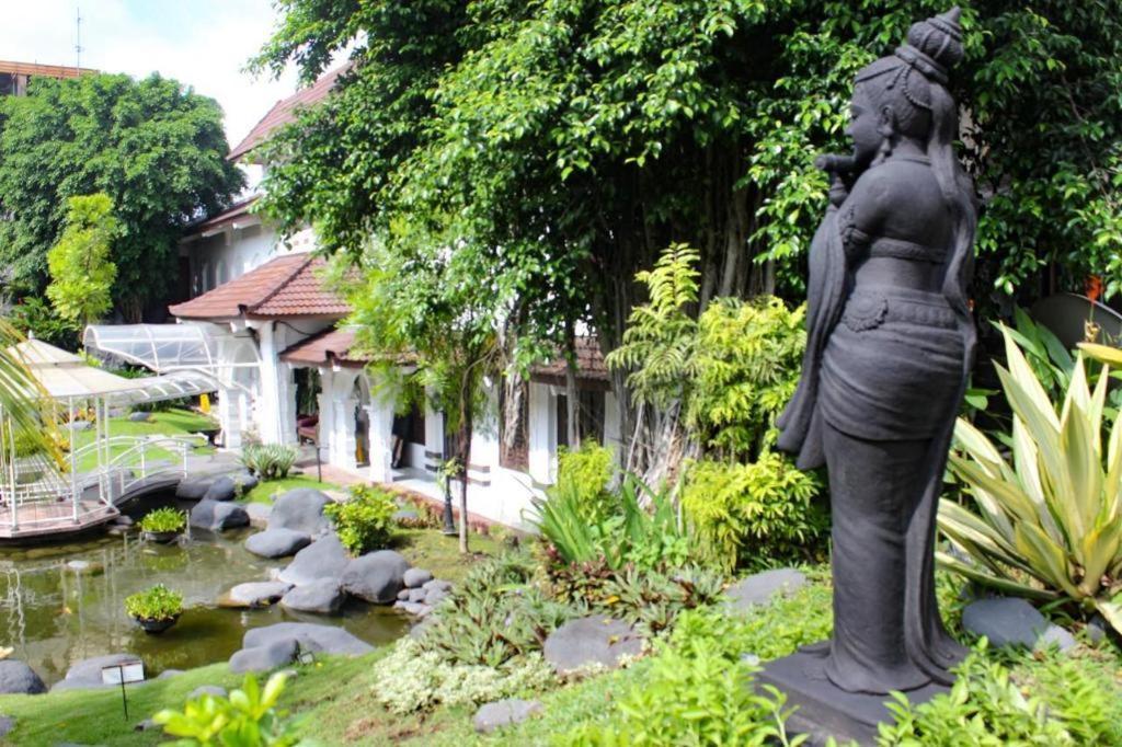 Hotel Merdeka Kediri Kediri (East Java) Exterior foto