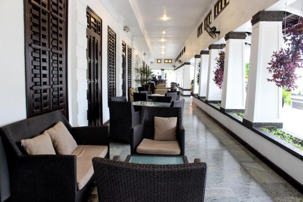 Hotel Merdeka Kediri Kediri (East Java) Exterior foto