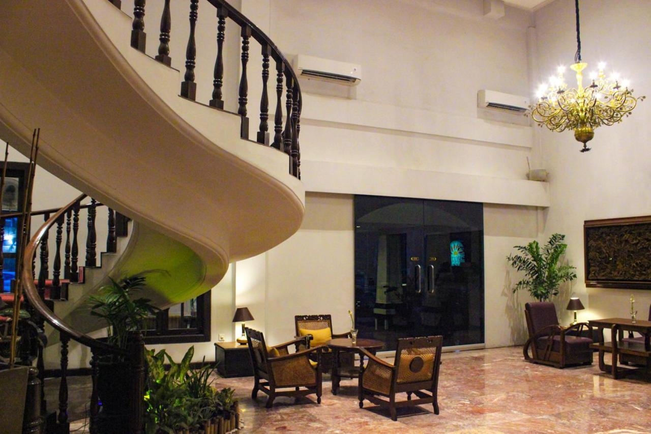 Hotel Merdeka Kediri Kediri (East Java) Exterior foto